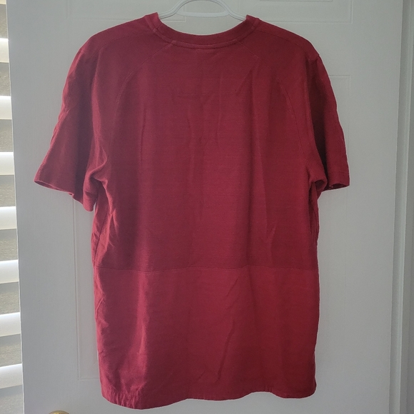 Red Nike T-Shirt - Picture 2 of 2